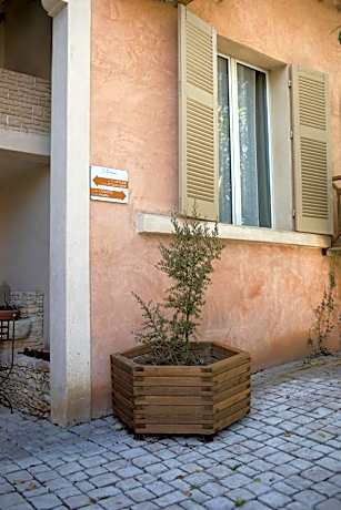 In Provence Hotel