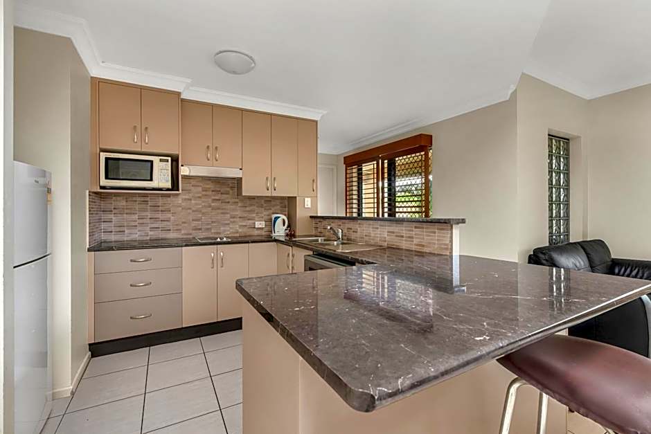 Western Gateway Motel and Apartments