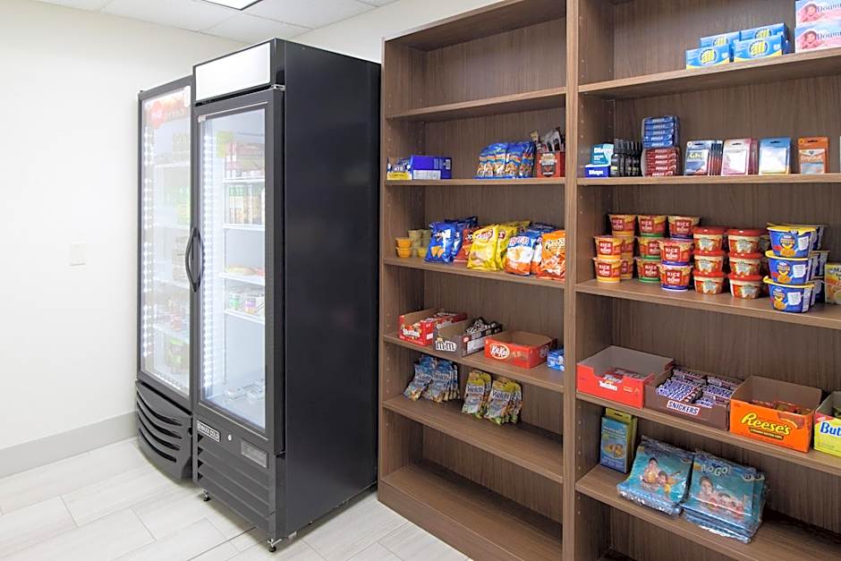 Holiday Inn Express & Suites Worthington By IHG