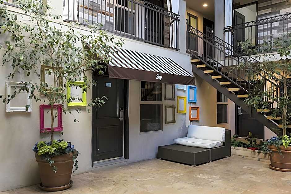 L.A. Sky Boutique Hotel