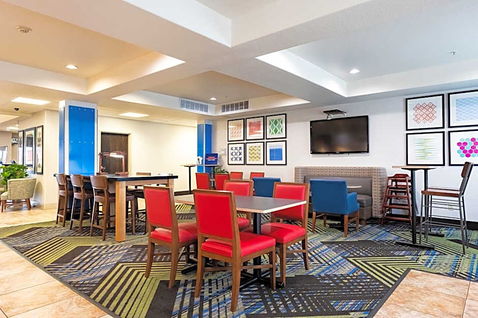 Holiday Inn Express Hotel & Suites Evanston By IHG