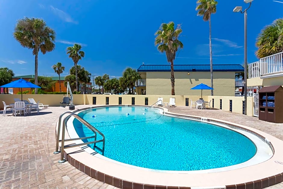 Days Inn by Wyndham Cocoa Beach Port Canaveral