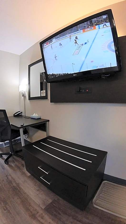 Moonlight Inn & Suites