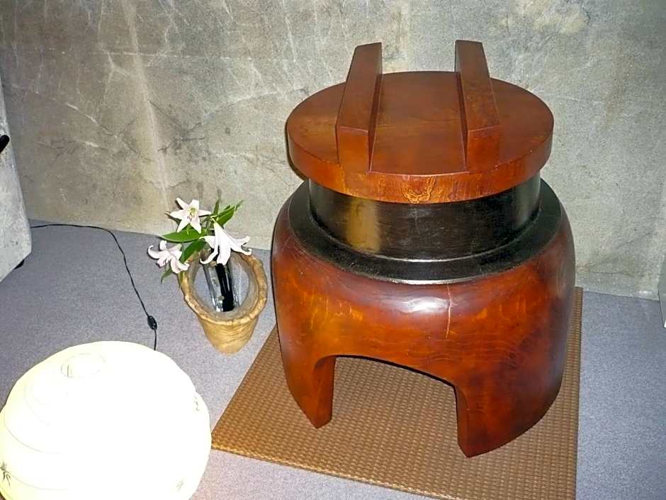 Gokayama Onsen Akaokan