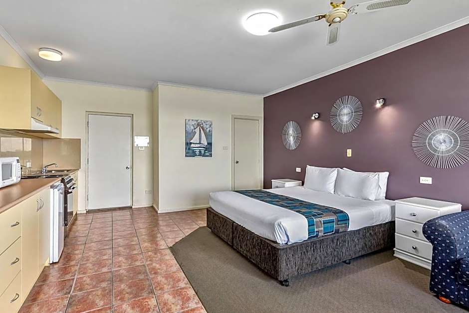 Lakeview Motel & Apartments