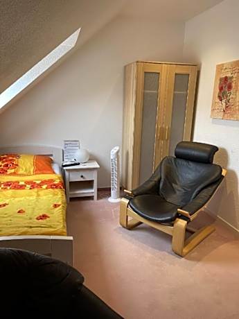 Einzelzimmer-Gemeinsames Badezimmer