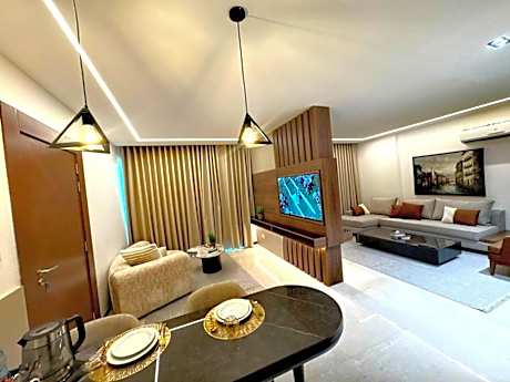 Superior King Suite