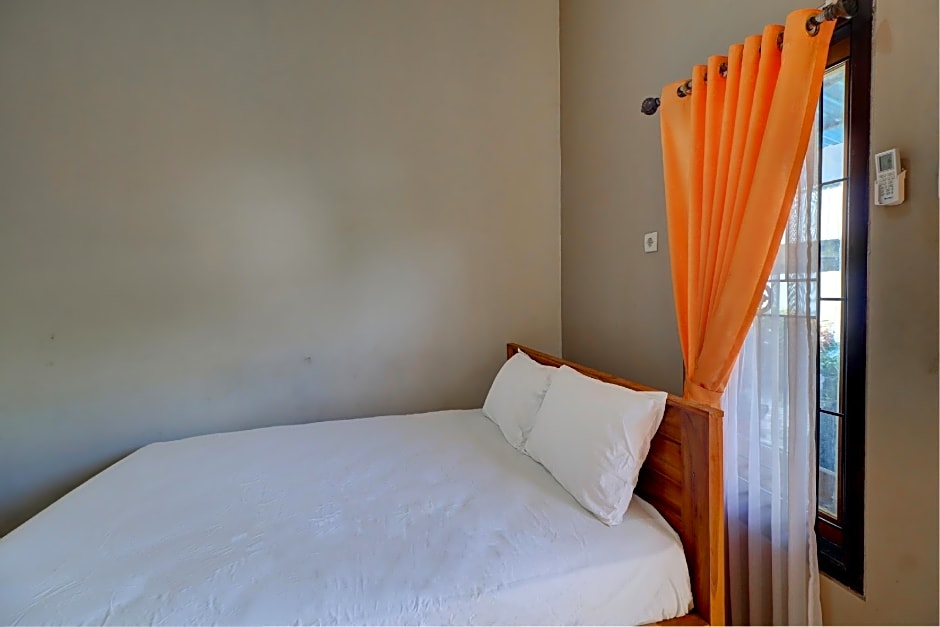 OYO Life 92838 Kost Ibu Surya