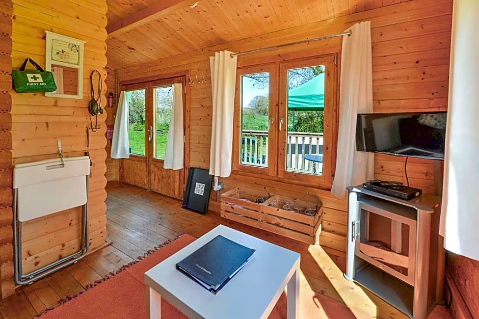 The Cabin with Hot Tub