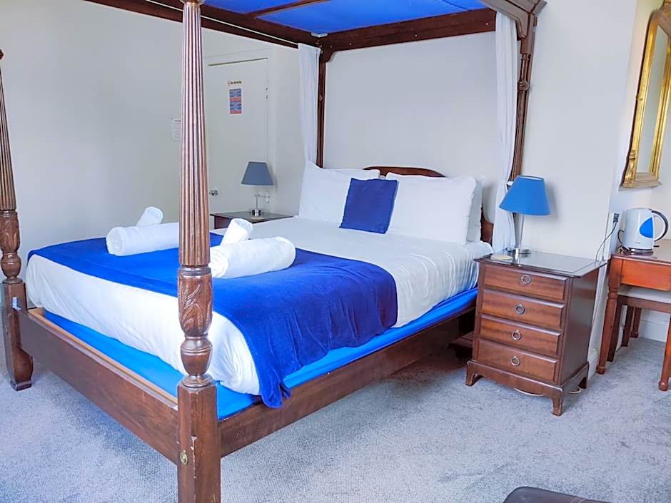 Wentworth House - Free Parking