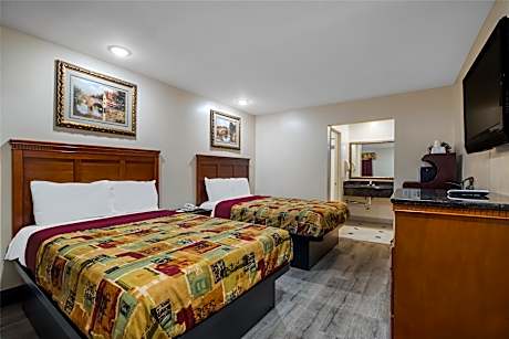 2 Double Beds Non-Smoking