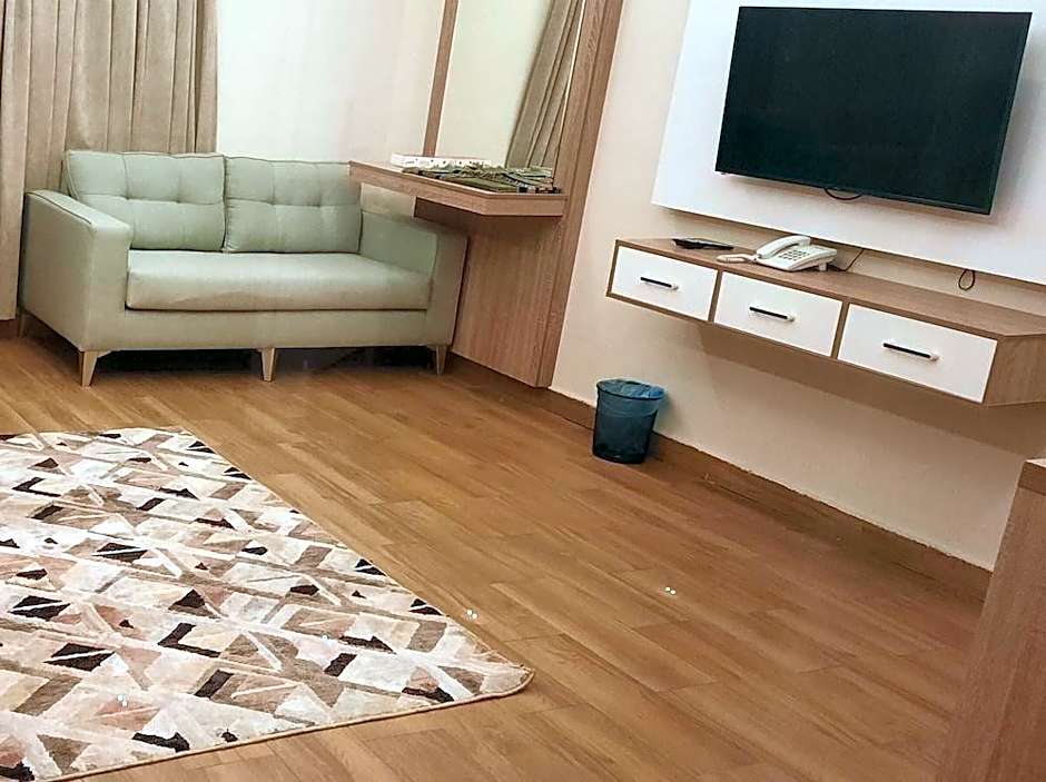 Golden Tulip Abha