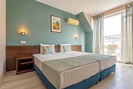 Twin Room with Balcony