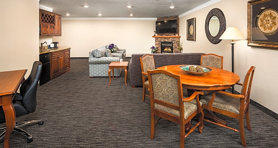 Best Western Plus Landmark Inn