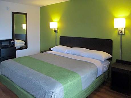 Deluxe King Room - Non-Smoking