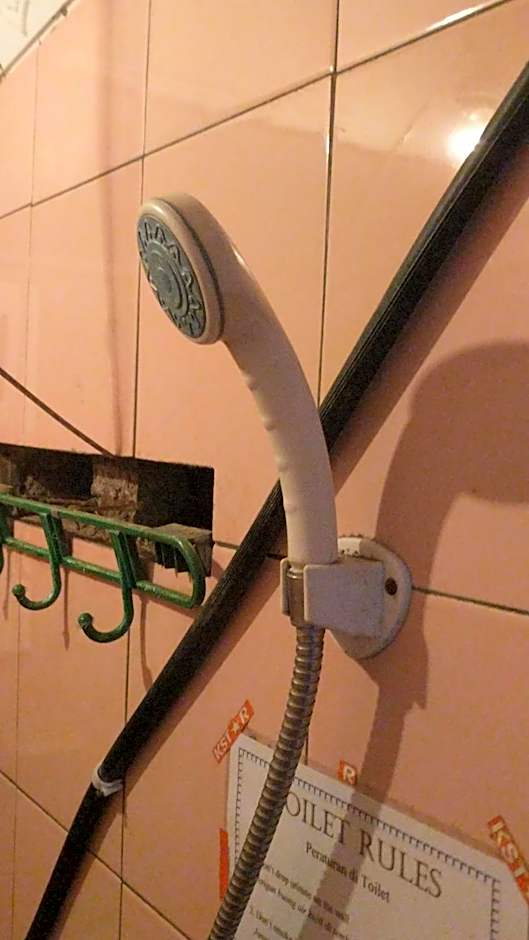 RedDoorz At Jalan Raya Baturaden