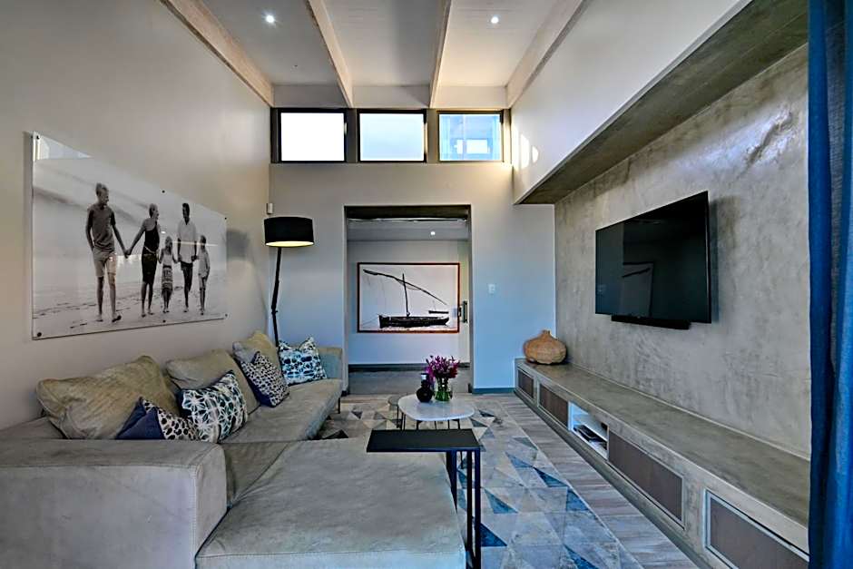 At Last Glentana Beach Manor