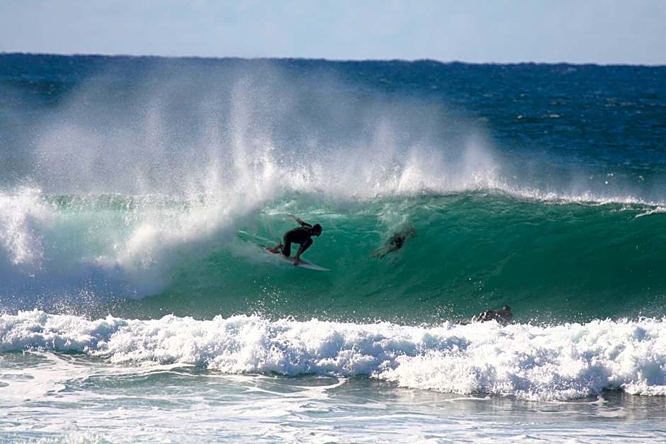 Bazils hostel & Surf School