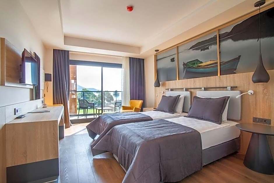 Maia Luxury Beach Hotel