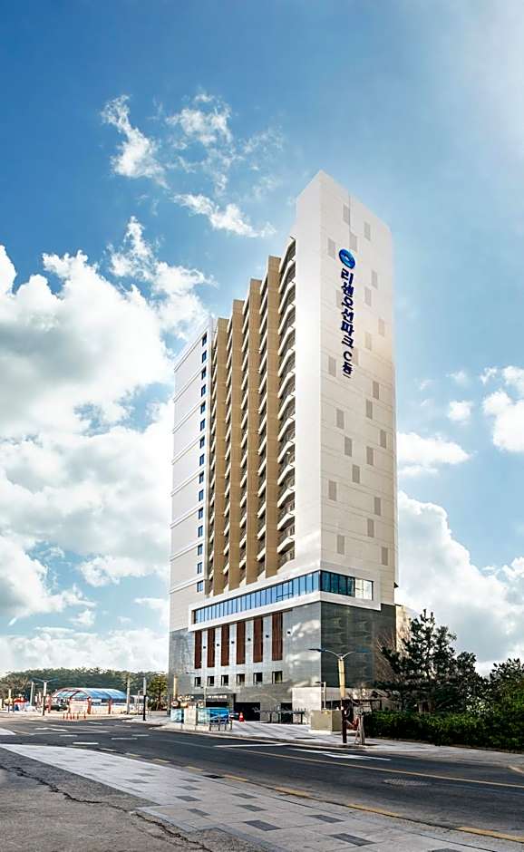 Risen Ocean Park Hotel