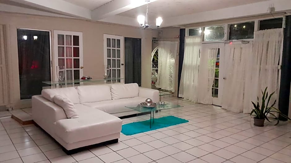 Bay Heights Escape – Gros Islet