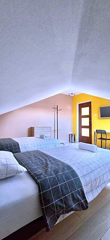 Redwood Hostel by EASY RENT Apartments
