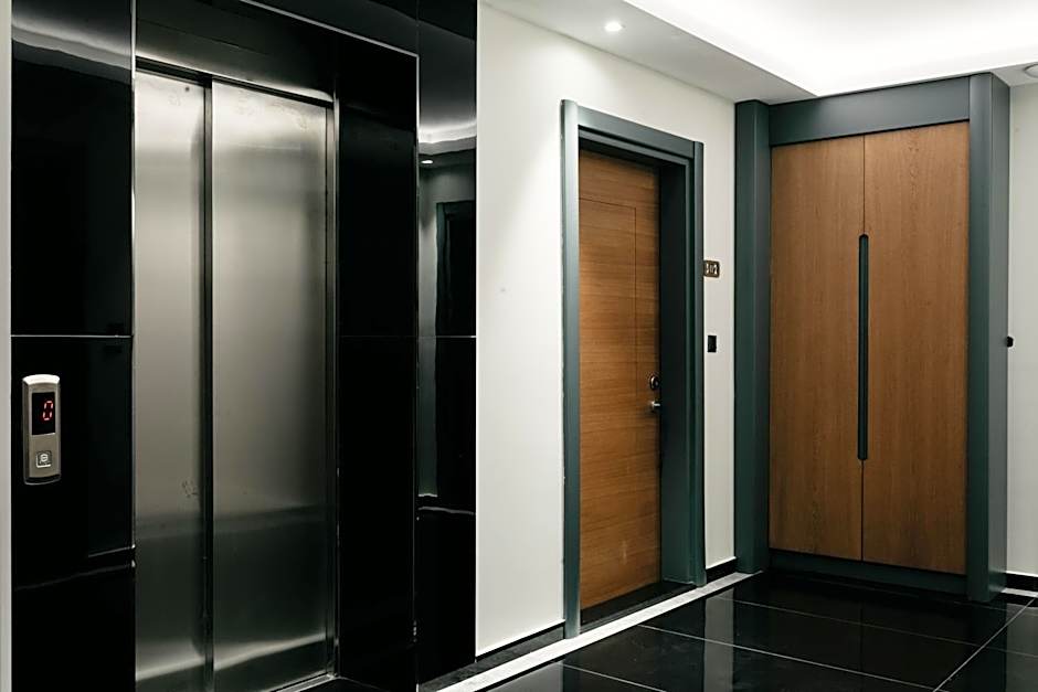 Ceneviz Suit Hotel