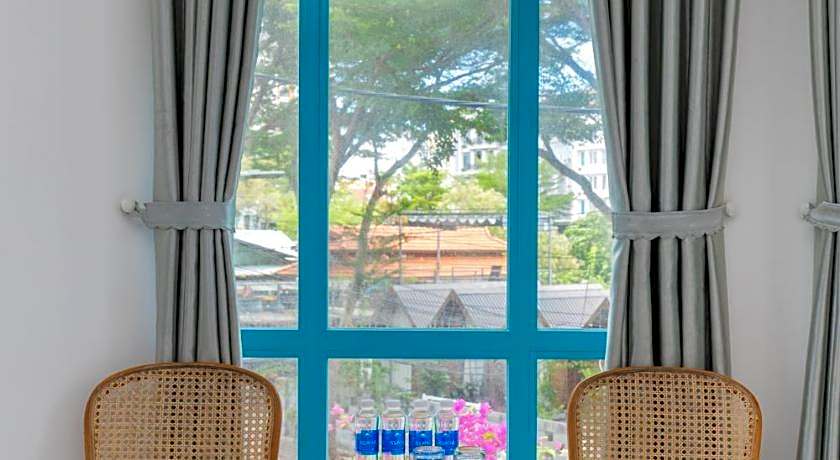 La Casa Hotel