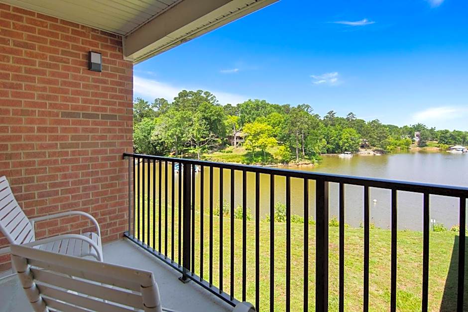 Clarion Pointe on the lake Clarksville-South Hill West