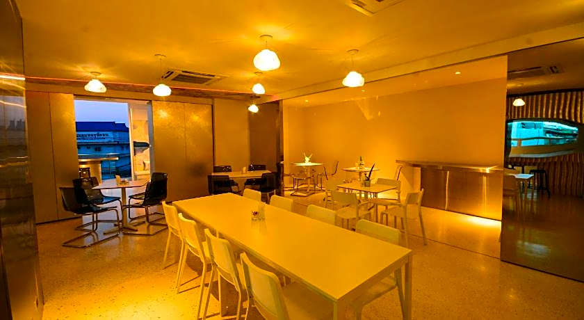 Comet Hotel Surat Thani