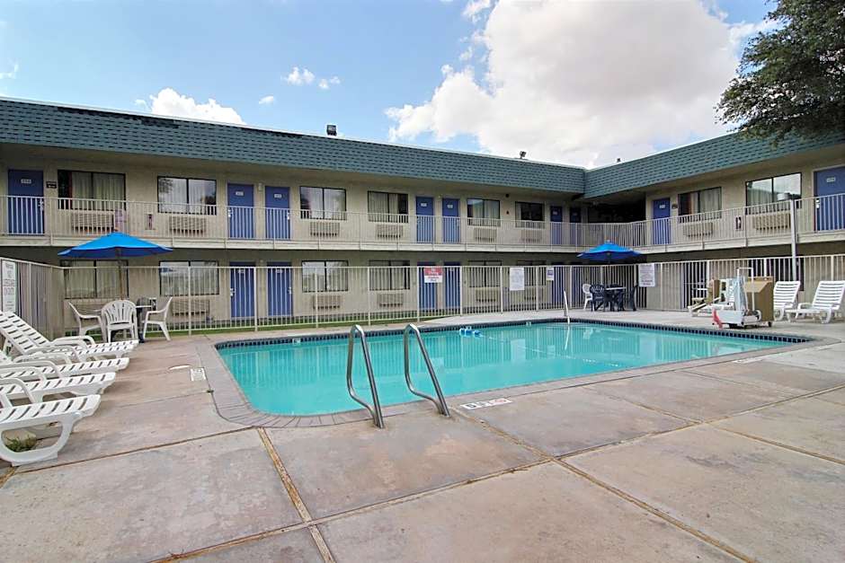 Motel 6-Fort Stockton, TX