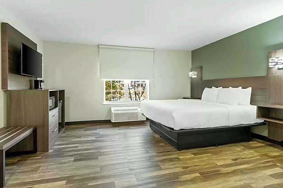 Quality Inn & Suites Columbia Harbison