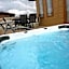 Kingfisher Lodge with Hot Tub