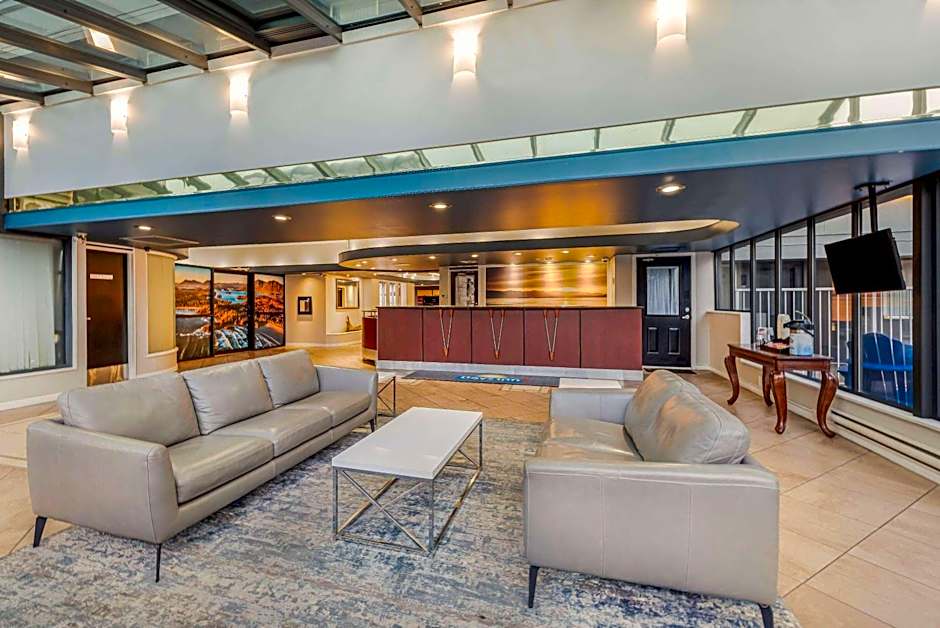 Days Inn by Wyndham Victoria On The Harbour