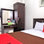 RedDoorz @ Hotel Rich Parepare near Pantai Mattirotasi
