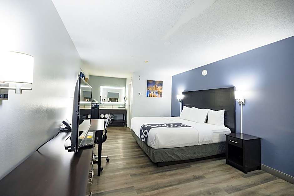 La Quinta Inn & Suites by Wyndham Tampa-Near Busch Gardens