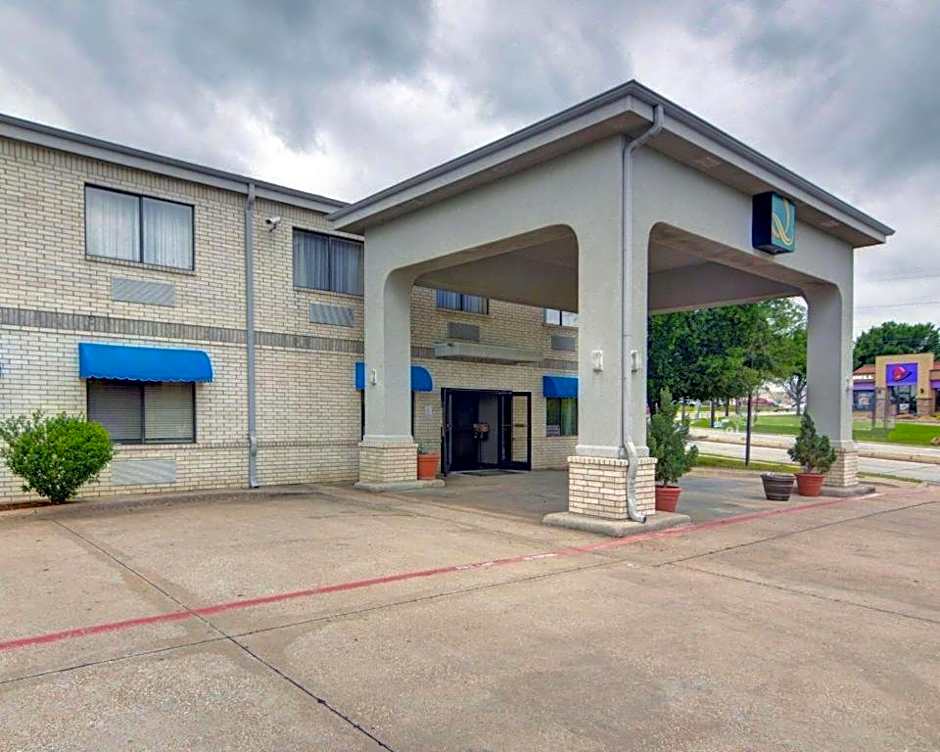 Quality Inn & Suites Grand Prairie