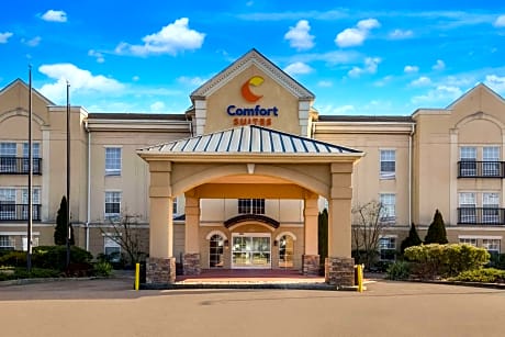 Comfort Suites Near University