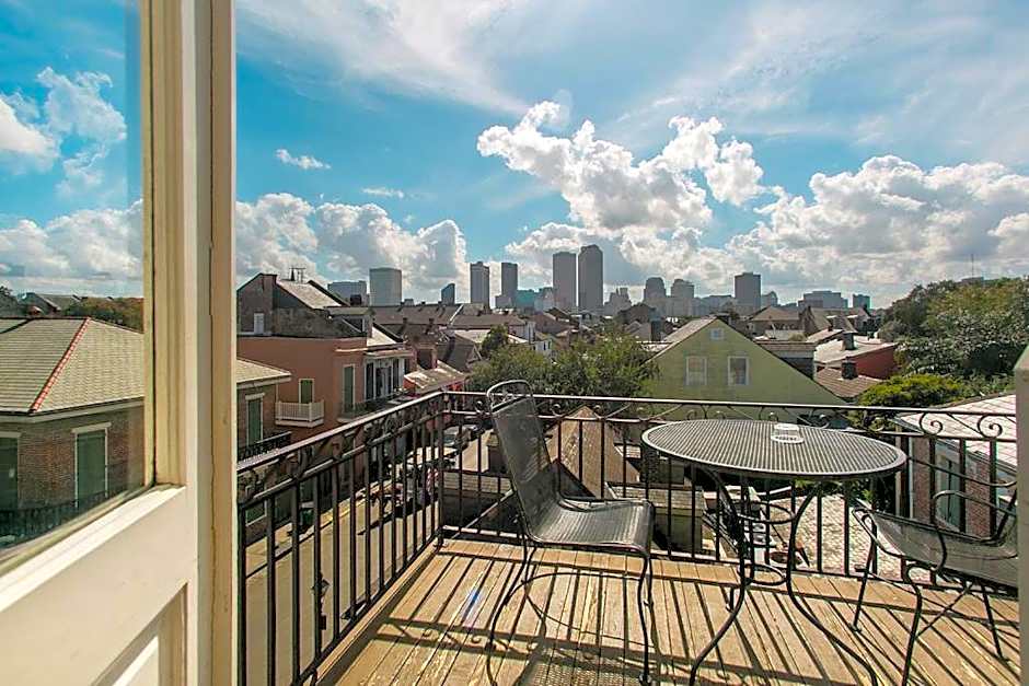 Lafitte Hotel & Bar