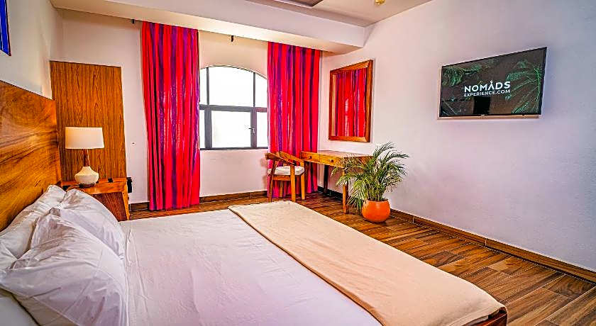 Nomads Party Hotel & Hostel