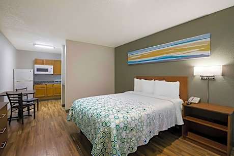 ADA Accessible Studio 1 Queen Bed Non-Smoking