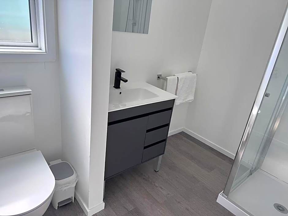 Rainbow Motel & Guest House