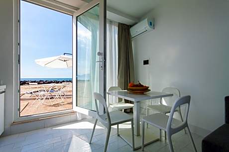 Villa - Beach Front