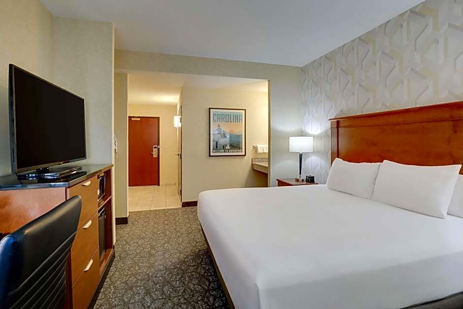 DRURY INN & SUITES CHARLOTTE UNIVERSITY PLACE