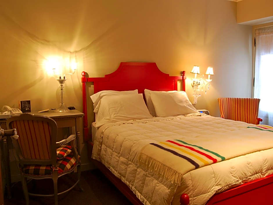 Auberge Place d'Armes - Par Aneyro