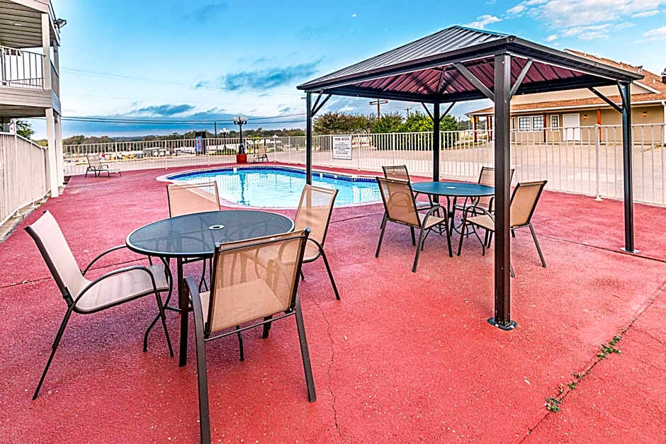 Motel 6-Waxahachie, TX