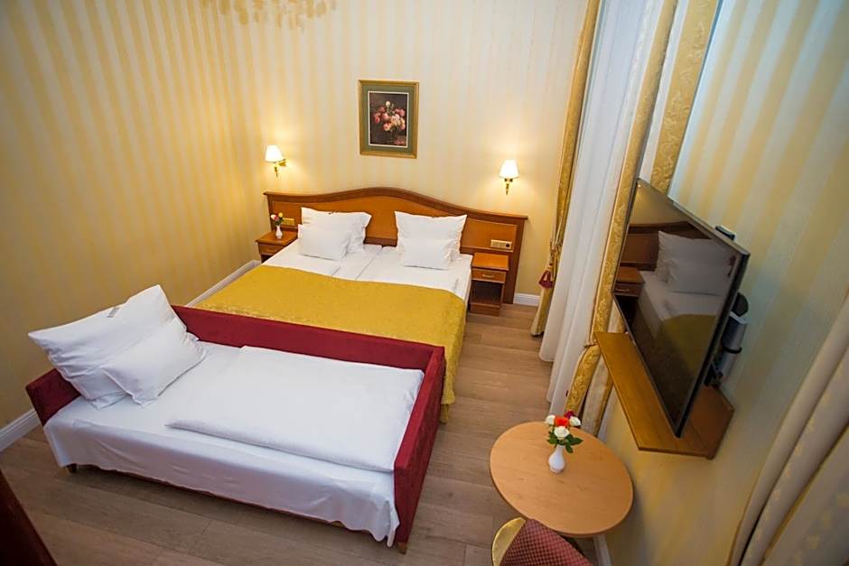 Pension Opera Suites I Self Check In I AC in all rooms