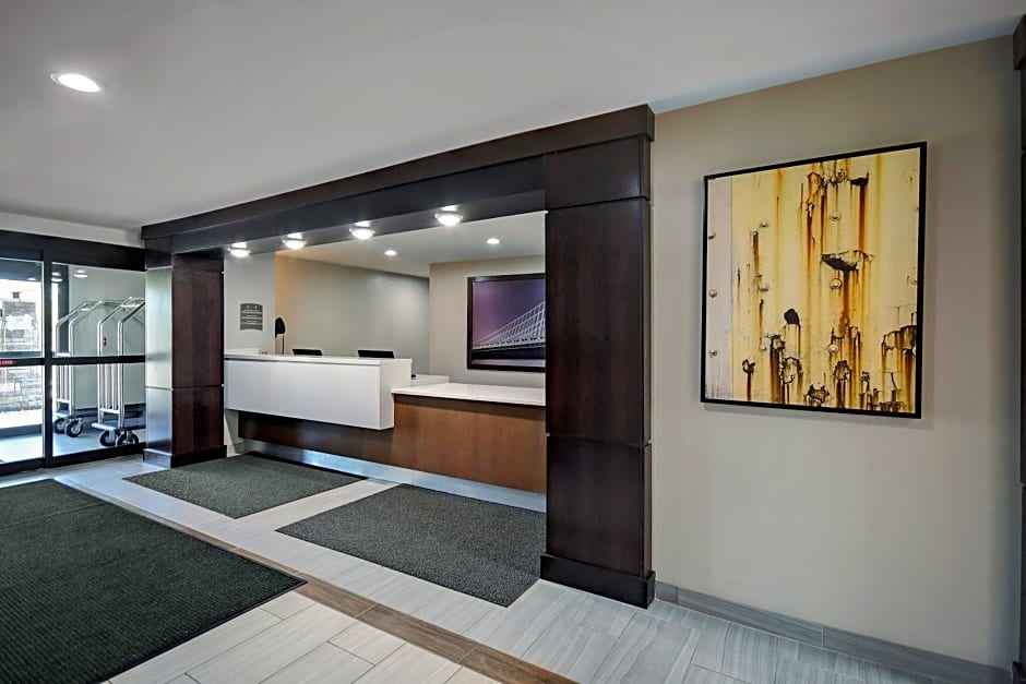 Staybridge Suites - Holland, an IHG Hotel