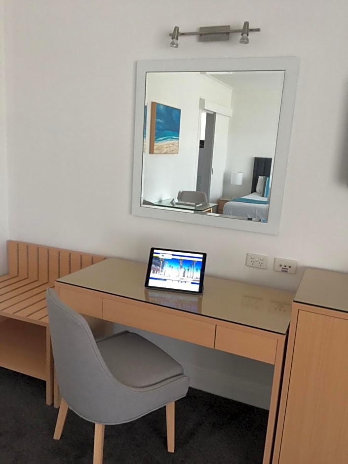 Ensenada Motor Inn and Suites