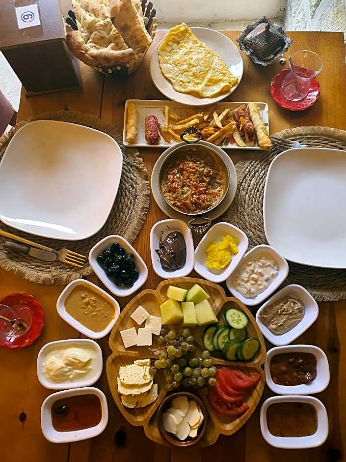 Mons Masius Boutique Hotel Teras